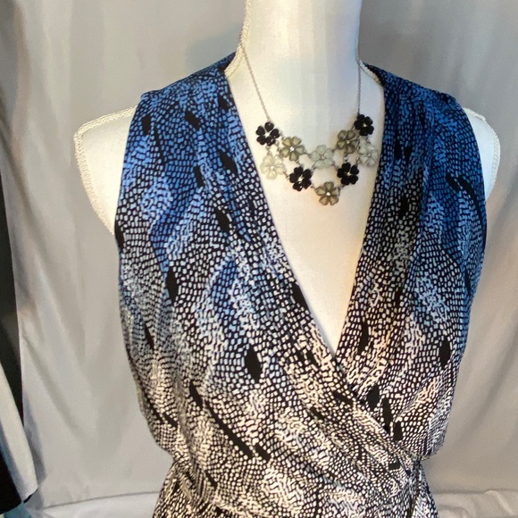 A Liz Claiborne stunning dress - Picture 5 of 9